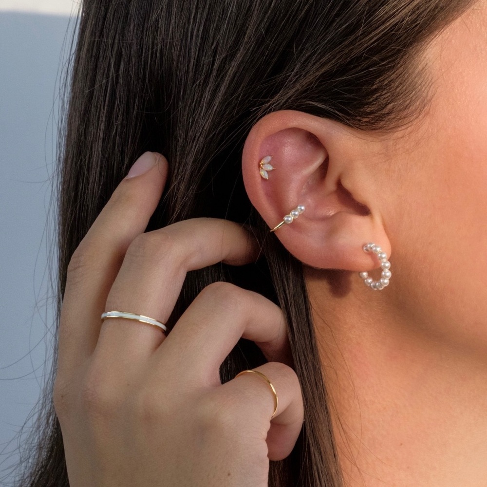 Sterling silver White mini pearl hoops - Picture 5 of 5